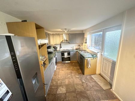 3 bedroom detached house to rent - Photo 3