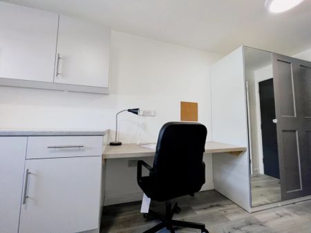 room 5 - Photo 2