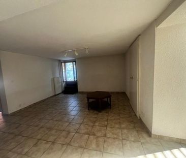 Magnifique appartement de 3 pièces, situé dans un quartier calme et... - Photo 2