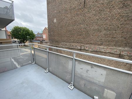 STUDIO AVEC BALCON ET PARKING - QUARTIER SAINT HONORÉ - Photo 2