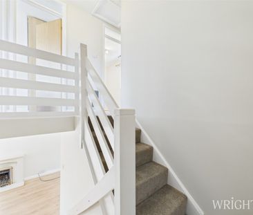 3 bedroom House - FORRESTERS DRIVE, WELWYN GARDEN CITY - Photo 2