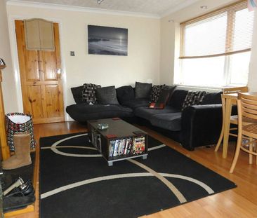Flat to rent on - Photo 2