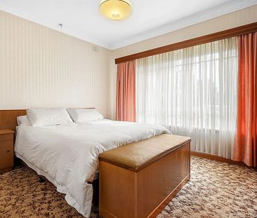 EMBRACE COMFORT AND STYLE IN A PRIME NOBLE PARK LOCATION - Photo 3