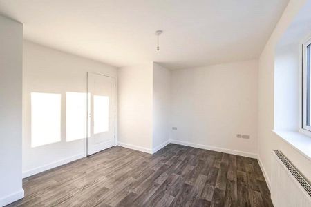 2 bedroom semi-detached house to rent - Photo 2