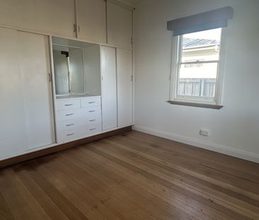 152 Clarence Street - Photo 3