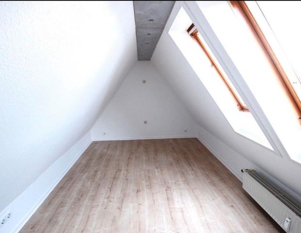 Helle, geräumige 4/5 ZKB EBK Wohnung mit eigenem Eingang ab 02/26 - Foto 1
