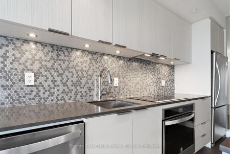 1705 2 Sonic Way - Photo 3