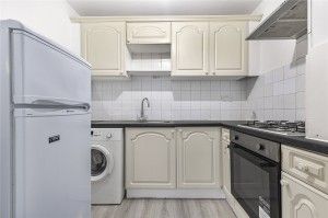 Edgeley Road, London, SW4 - Photo 2