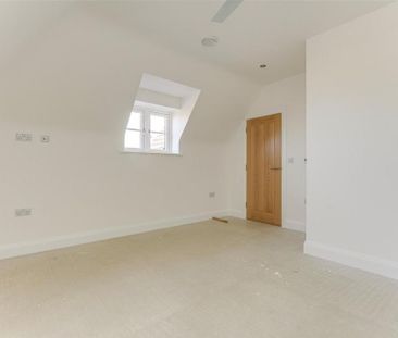 4 bedroom link detached house to rent - Photo 5