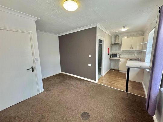 1 bedroom flat to rent - Photo 1