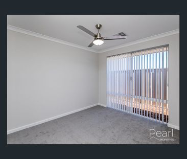 Sit back and relax - Coastal living at a breeze - Photo 6