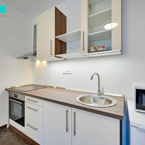 Pronájem moderního bytu 2+KK po kompletní rekonstrukci na ulici Šmeralova v Olomouci - Fotografie 1