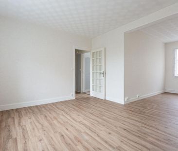 Location Appartement 4 pièces 62m² STE GENEVIEVE DES BOIS 91700 - Photo 3