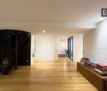 barcelona, Catalonia 08017 - Photo 4