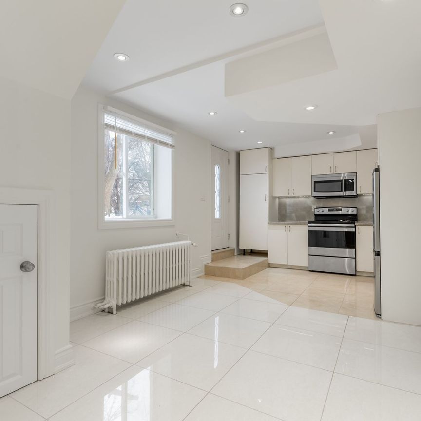 For Lease - 121 Cheritan Avenue Unit# Lower, Toronto, Ontario - Photo 1