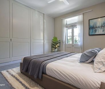 CHARMING QUAD-LEVELLED OPEN PLAN TERRACE WITH GARAGE - Photo 3