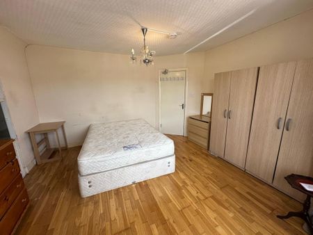 1 bedroom in a house share to rent - Photo 5