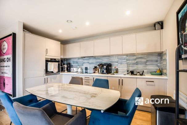 Flat to rent - 4 Broome Way, London, SE5 - Photo 1