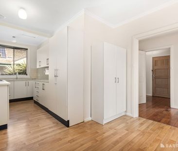 Classic Charm with Contemporary Comfort in the Heart of Ringwood - Photo 4