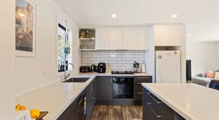 Sun soaked north-facing - Photo 5