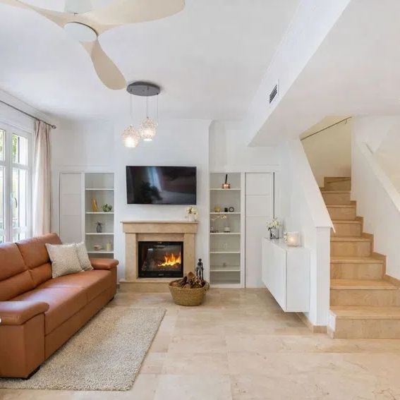 Alquiler de chalet adosado en CL Isabel Clara Eugenia, 1 - Photo 1