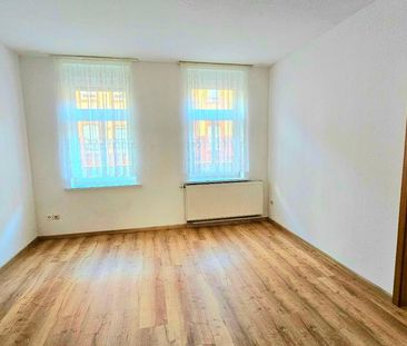 Frisch renoviert und ruhig: 2 Raum Wohnung in Bitterfeld - Photo 1