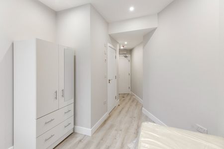 Studio Flat, Grafton Road, NW5 - Photo 5