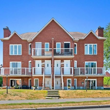 ✨ Condo moderne et lumineux – Dernier étage – Hautes-Plaines - Photo 3