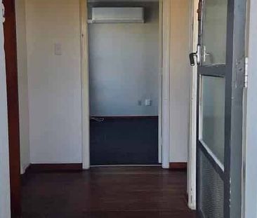 Charming 3BR Family Home in Avalon! - Photo 5