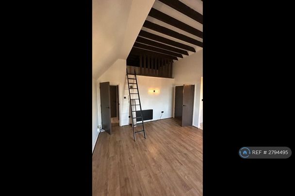 Studio to rent - Photo 1