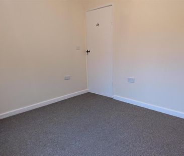 2 bedroom detached bungalow to rent - Photo 3