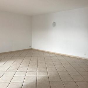 Location Appartement 3 pièces 82m² PERPIGNAN 66000 - Photo 2