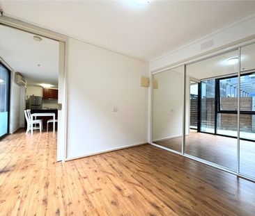 10/668 Bourke Street - Photo 1