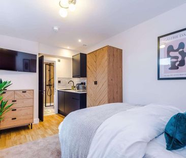 6 bedroom house of multiple occupation to rent - Photo 1