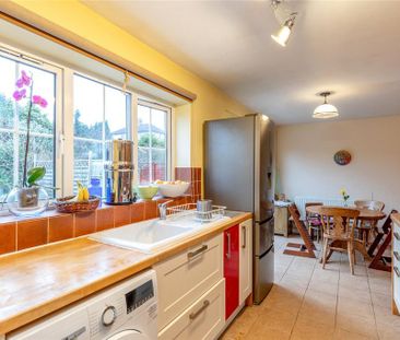 3 bedroom semi-detached house to rent - Photo 6