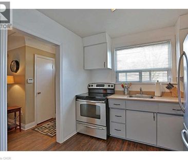606 BRUCEDALE Avenue E Unit# Upper Lvl, Hamilton, Ontario, L8V1P5 - Photo 3