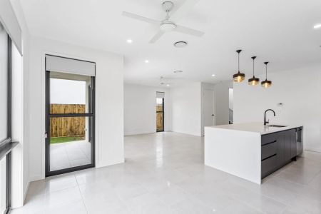 New new 5 bedroom home in Newport. Contact Julie Sykes 0438 050 110 - Photo 3