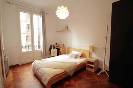 Carrer de Balmes, Barcelona, Catalonia 08007 - Photo 2