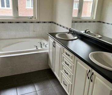 55 Kempsford Crescent - Photo 4