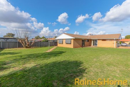 95 Baird Drive, Dubbo, NSW 2830 - Photo 2