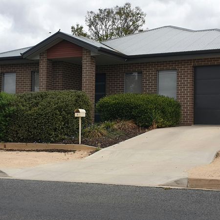 3 Bedroom Executive Home - Photo 3