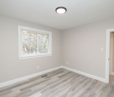 For Lease - 402 Third Line, Oakville, Ontario - Photo 5