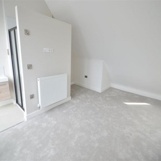 3 Bedroom Terraced To Let - Photo 1