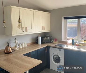 2 bedroom semi-detached house to rent - Photo 6