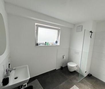 Moderne 3-Zimmerwohnung mit Balkon im Grün Karree Bensberg! - Photo 4