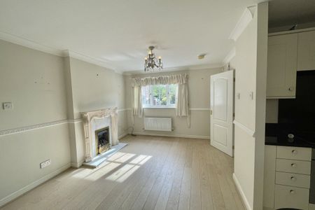 Williams Close, CHESTER - Photo 5