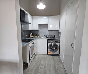 1 Bed Flat, Ingram Street, G1 - Photo 4