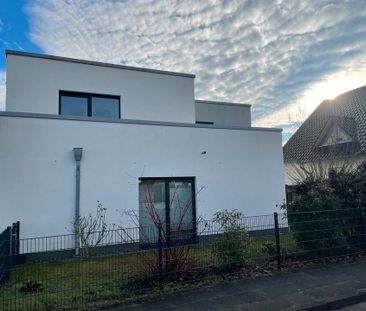 Moderne Wohnung mit Dachterrasse und Küche und Carport - Photo 4