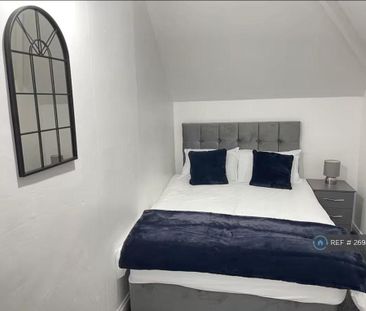 1 bedroom in a house share to rent - Photo 3