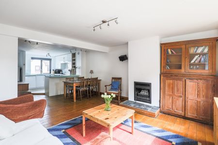 3 Bed Semi-Detached House, Pointers Close, E14 - Photo 3